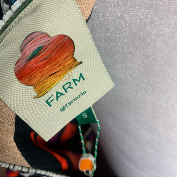 NEW Farm Rio EXTRAORDINARY EMBROIDERED VISCOSE MIDI DRESS IN WARMING STR… - Picture 11 of 14